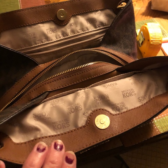 Authentic Michael Kors purse - Picture 7 of 7